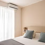 Moncada & Bed & Breakfast 3*