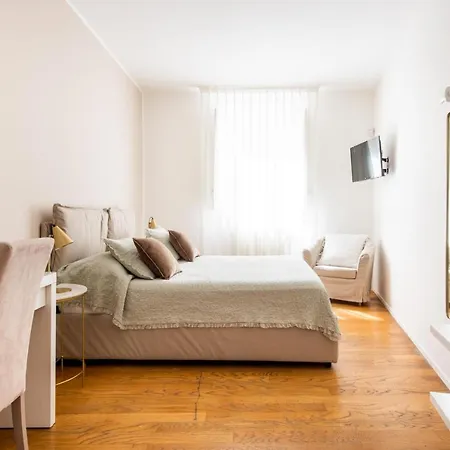 Moncada & Bed & Breakfast 3*