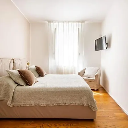Bed & Breakfast Moncada & 3*