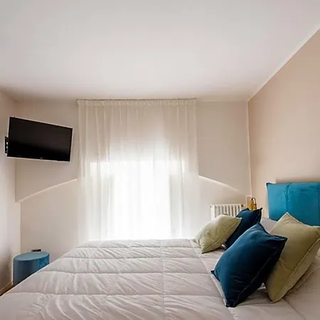 Moncada & Bed & Breakfast 3*