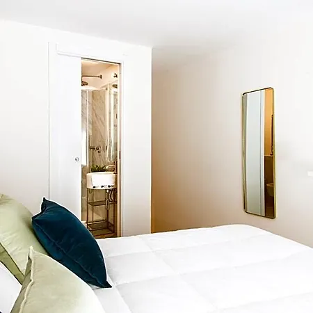 Moncada & Bed & Breakfast 3*