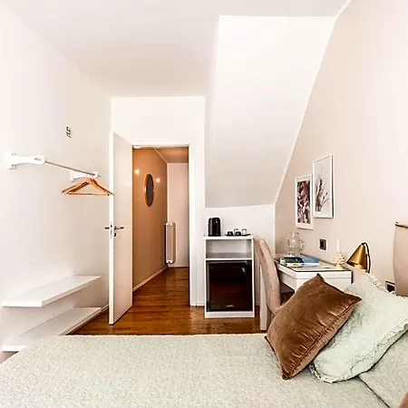 Bed & Breakfast Moncada & 3*